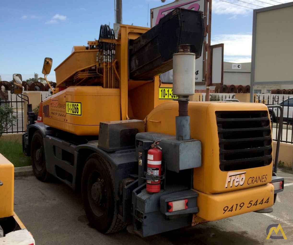Komatsu LW100-1 10-ton City Class All Terrain Crane 0