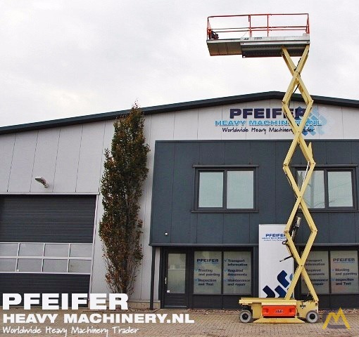 11.75m JLG 3246ES Scissor Lift 3