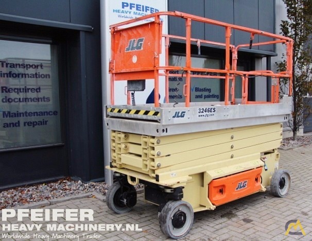 11.75m JLG 3246ES Scissor Lift 4