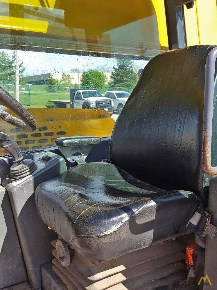 12,000 lb Gehl DL12H-40 Telehandler 11