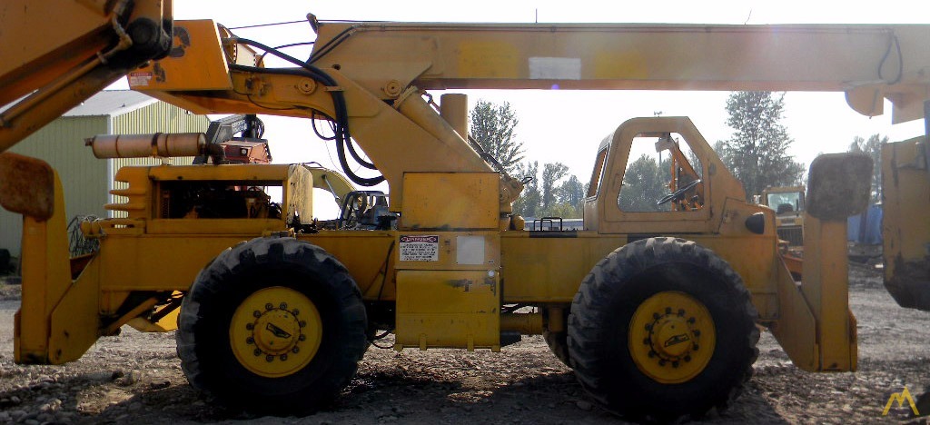 Pettibone 30MK 15-Ton Down Cab Rough Terrain Crane 10