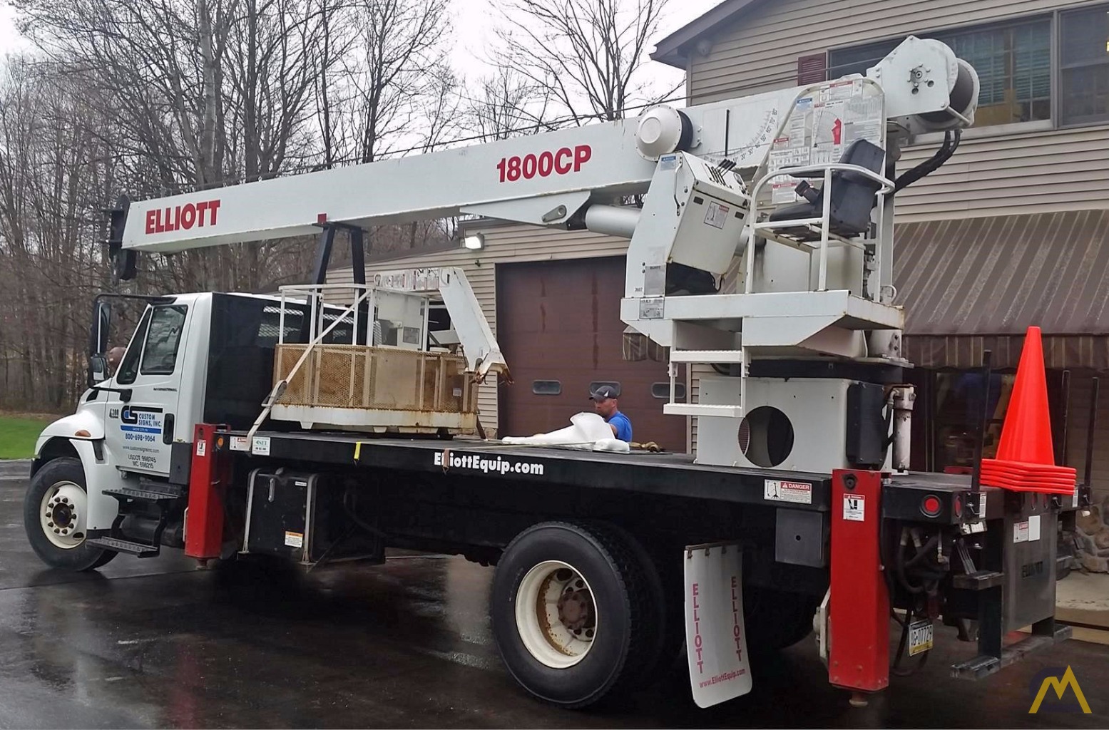 16t Elliott 1870CP Boom Truck Crane 0