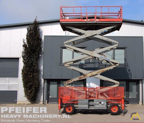 17m Skyjack SJ9250 RT Scissor Lift 6
