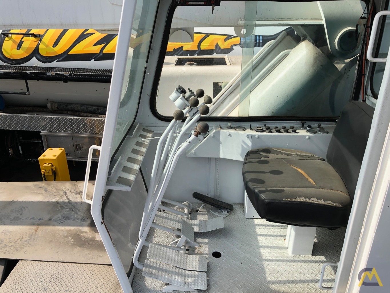 1968 Grove TM250 25-Ton Hydraulic Truck Crane; CranesList ID: 409 30