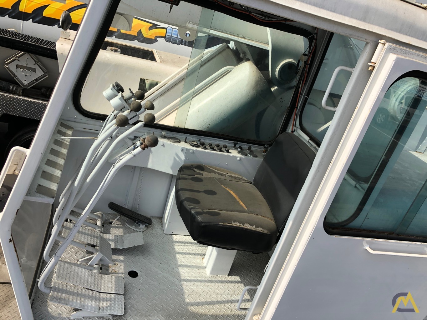1968 Grove TM250 25-Ton Hydraulic Truck Crane; CranesList ID: 409 29