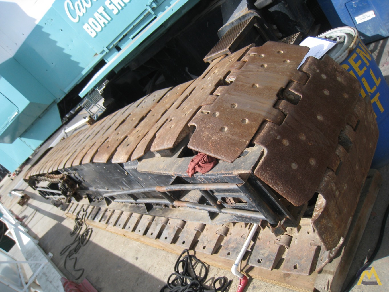 1975 Manitowoc 2900WC 70-Ton Lattice Boom Crawler Crane; CranesList ID: 489 34