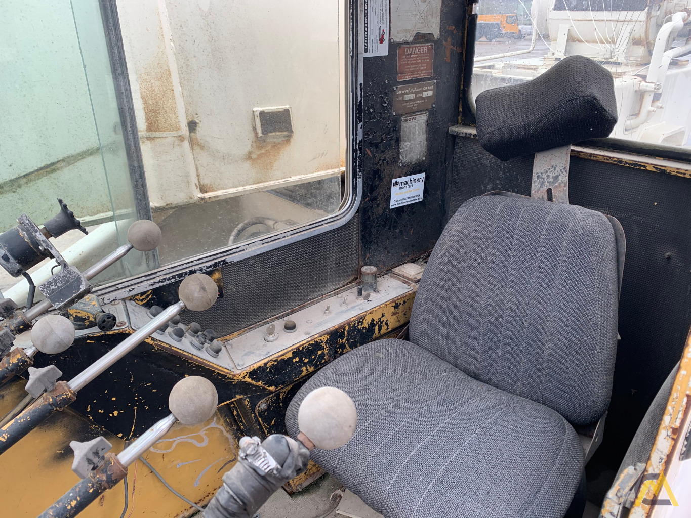 1982 Grove TMS250A 25-Ton Telescopic Truck Crane 4