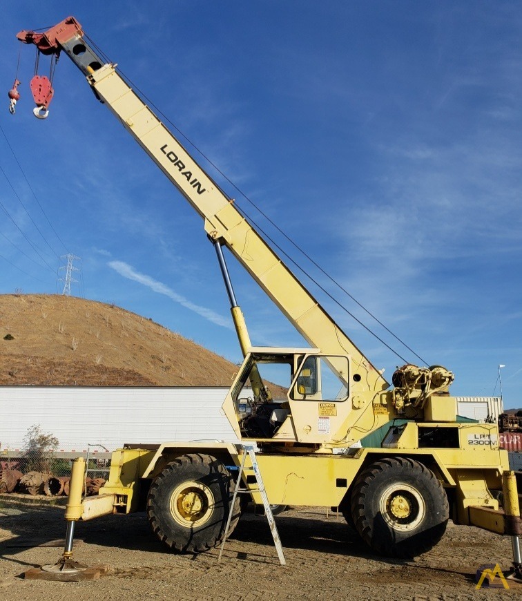 1982 Lorain LRT 275 27.5-Ton Rough Terrain Crane; CranesList ID: 645 0