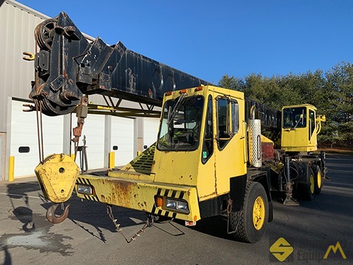 1988 Link-Belt HTC-830 30-Ton Hydraulic Truck Crane 0