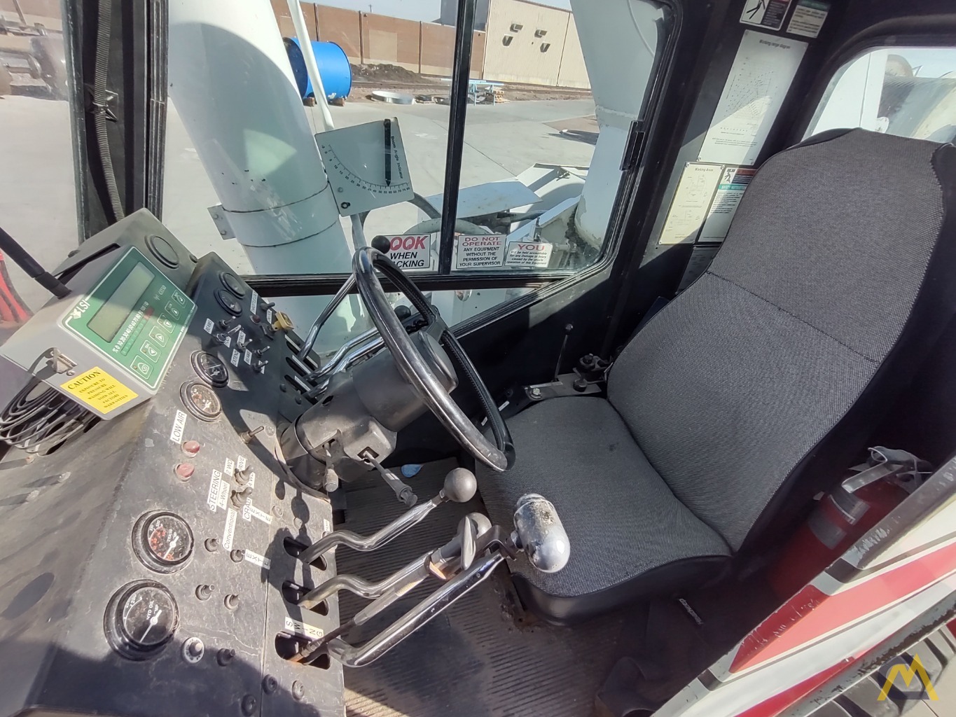1990 Link-Belt HSP-8028S 28-Ton Rough Terrain Crane 7