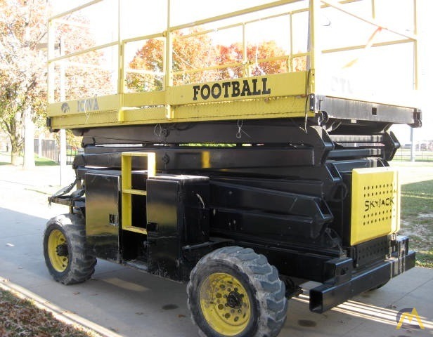 1997 SKYJACK 8841 SCISSOR LIFT 2