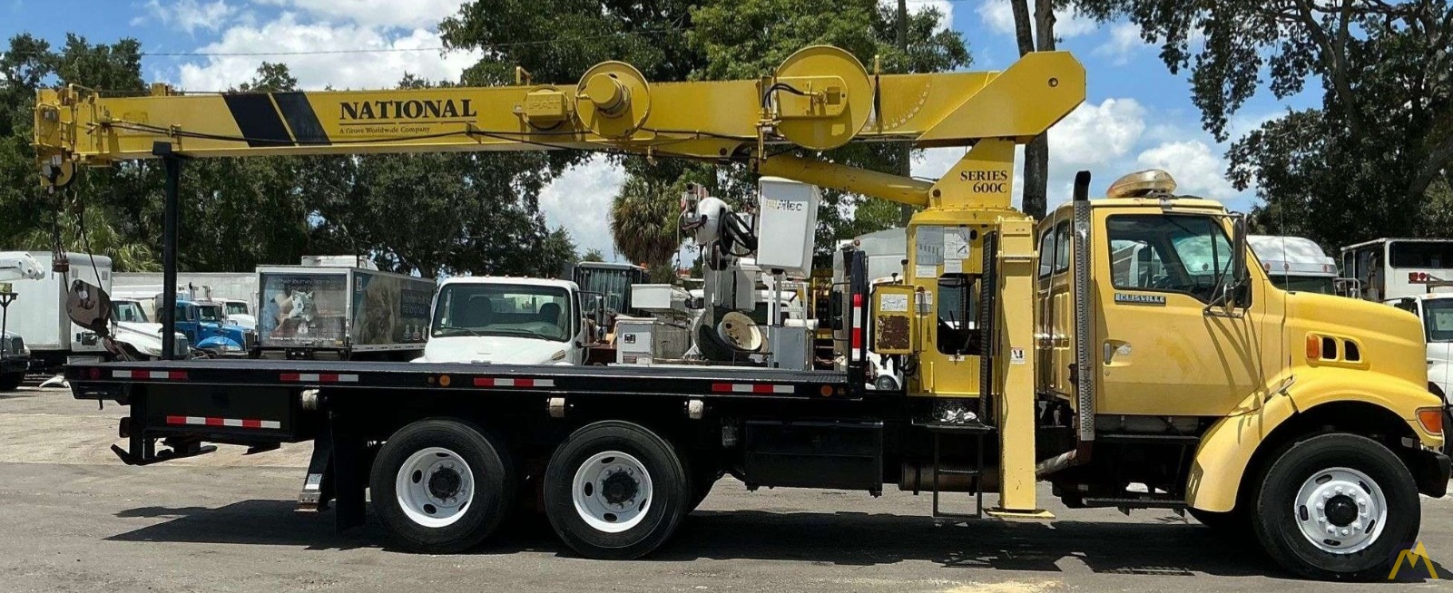 1998 National Series 600C model 671C Boom Truck Crane on Ford LT9501