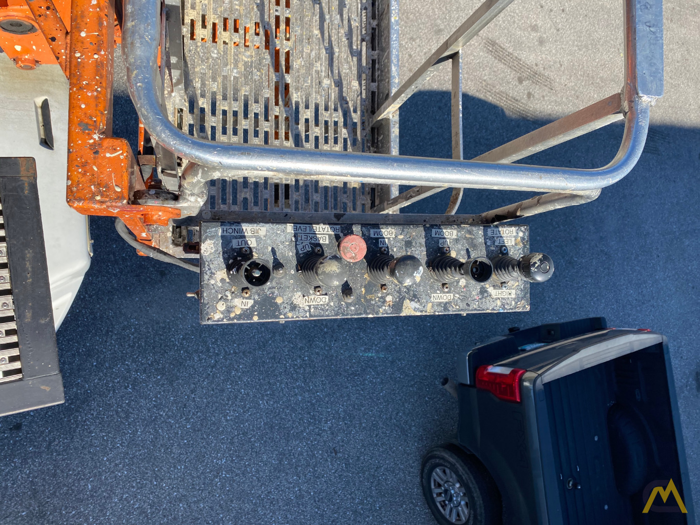 1999 Skyhoist RX87 3-Ton Sign Crane Mounted on Freightliner 8