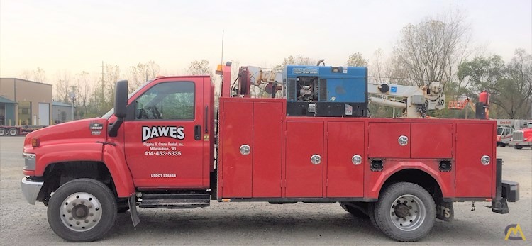 2.5t Auto Crane 5005EH Service Crane on Chevrolet C5500 Mechanic's Truck 4