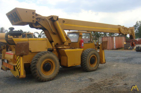 P&H R-200 20-ton Down Cab Rough Terrain Crane 4