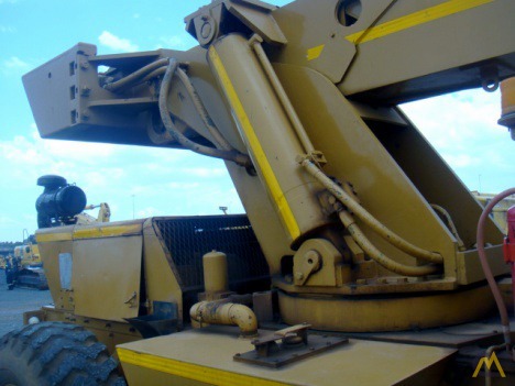 P&H R-200 20-ton Down Cab Rough Terrain Crane 6