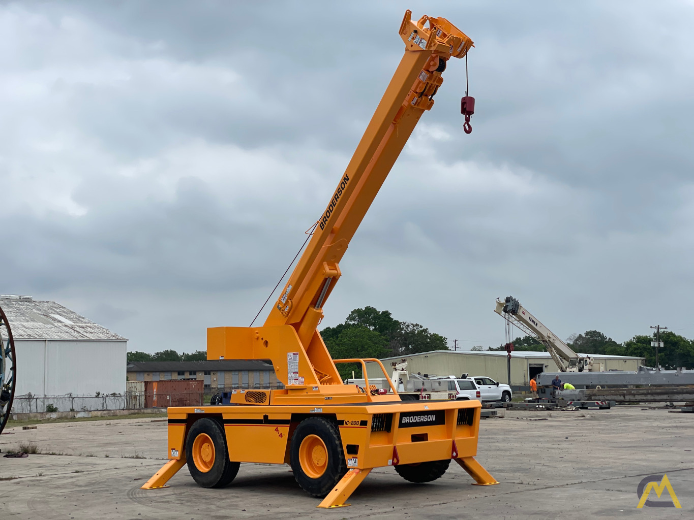 2000 Broderson IC-200-3D 15-Ton Carry Deck Crane 1