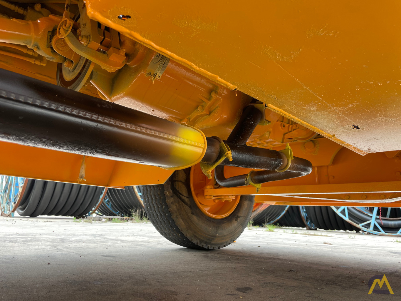 2000 Broderson IC-200-3D 15-Ton Carry Deck Crane 9