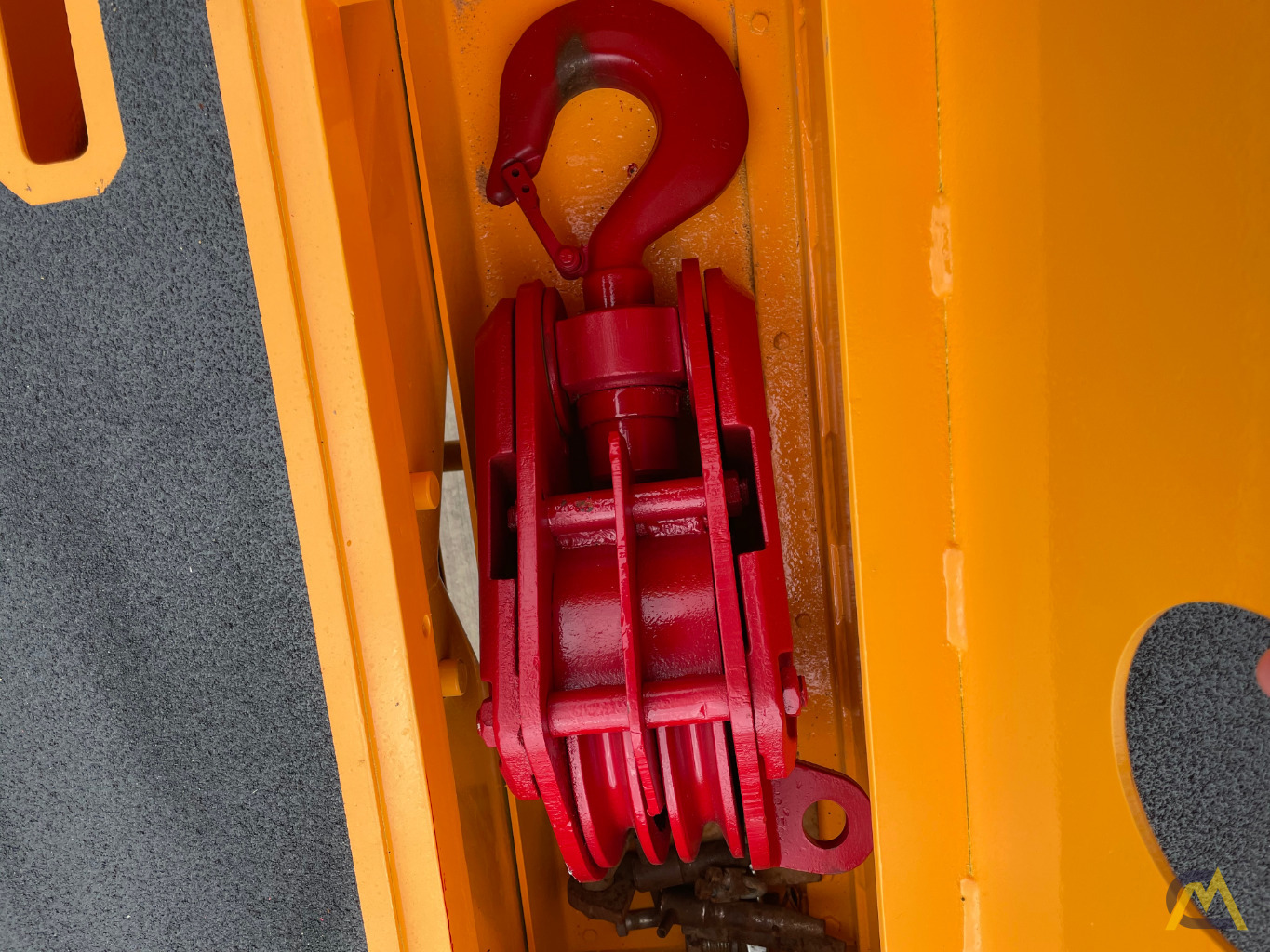 2000 Broderson IC-200-3D 15-Ton Carry Deck Crane 16