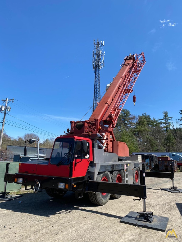 2000 Liebherr LTM 1050/1 60-Ton All Terrain Crane 1
