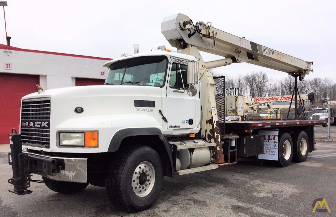 2000 NATIONAL 681C Boom Truck Crane on Mack CL713 0