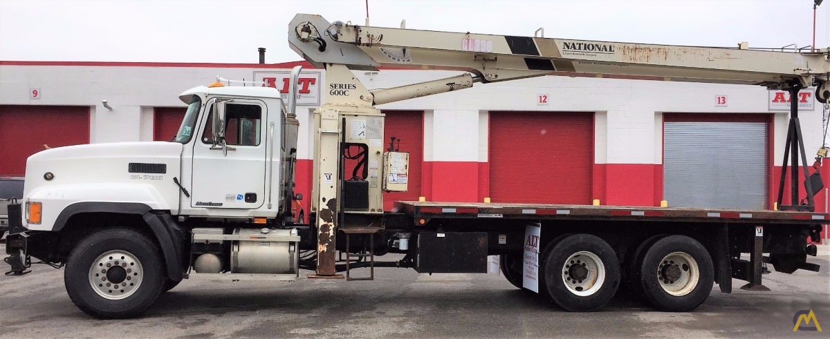 2000 NATIONAL 681C Boom Truck Crane on Mack CL713 1