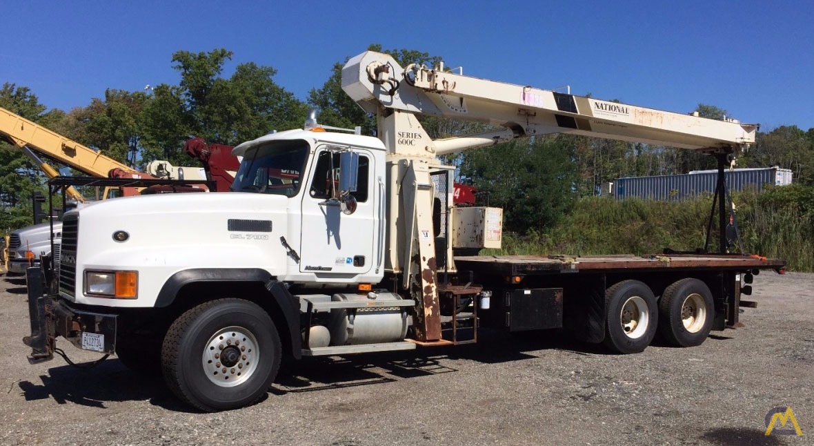 2000 NATIONAL 681C Boom Truck Crane on Mack CL713 4