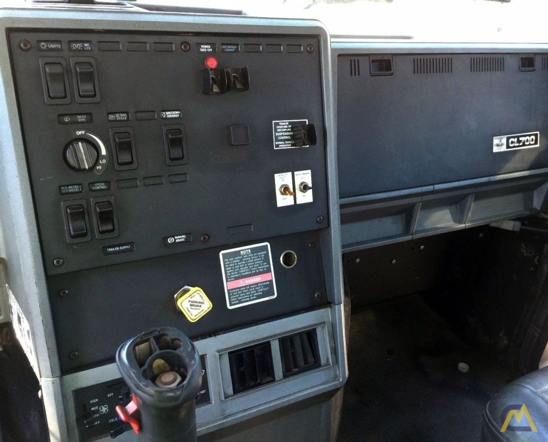 2000 NATIONAL 681C Boom Truck Crane on Mack CL713 14