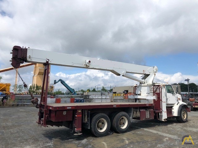 2000 USTC 2500JBT 25-Ton Boom Truck Crane 2
