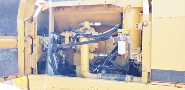 Favco 40t-on 40-Ton Telescopic Boom Crawler Crane 8