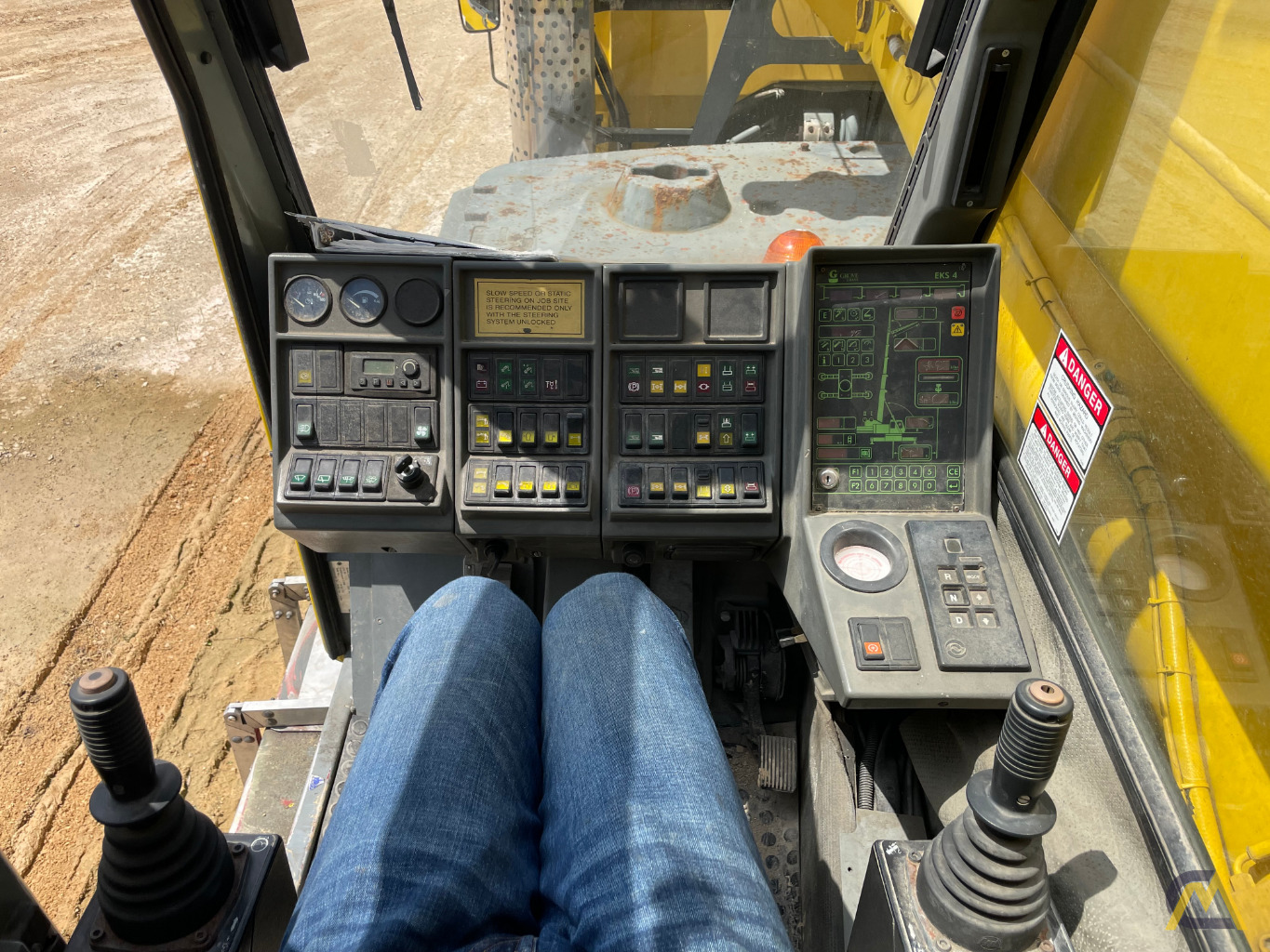 2001 Grove GMK 3050 55-Ton All Terrain Crane 26