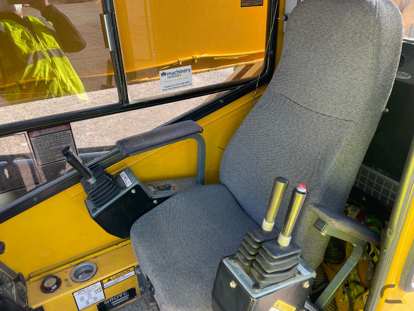 2001 Grove TMS500E 40-Ton Telescopic Truck Crane 23