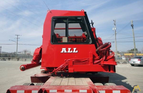 2001 Manitowoc 2250 300-Ton Lattice Boom Crawler Crane 4