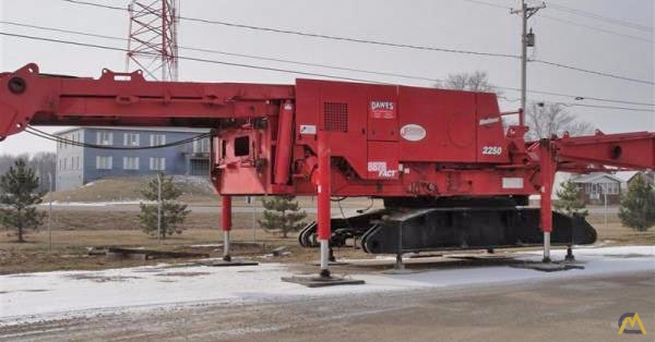 2001 Manitowoc 2250 300-Ton Lattice Boom Crawler Crane 1