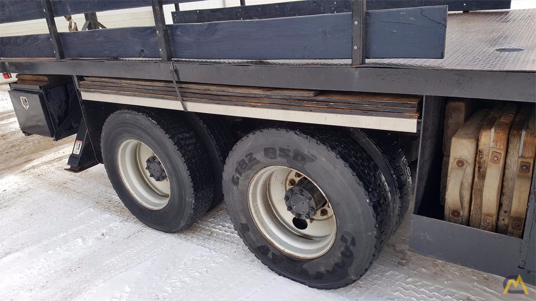 2001 NATIONAL 685D 7