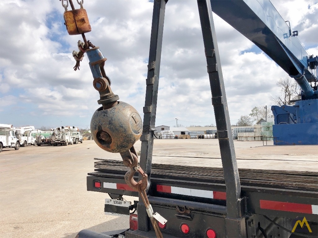 2002 Manitowoc 22101C 22-Ton Boom Truck Crane Mounted on International 2654 7