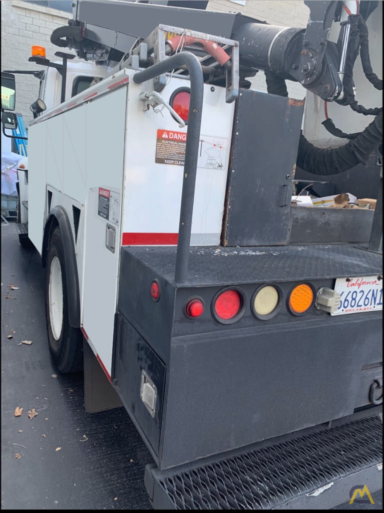 2004 Altec-International TA40 Bucket Truck; CranesList ID: 327 2