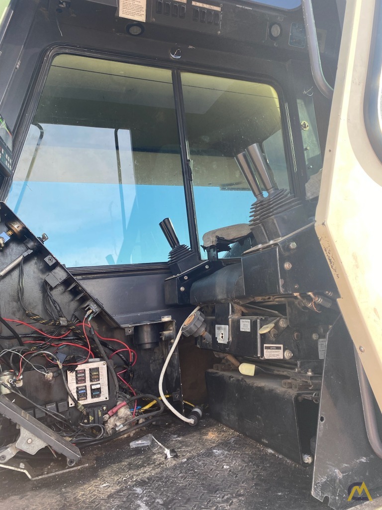 2004 National-Peterbilt 14110 33-Ton Boom Truck Crane; CranesList ID: 696 3