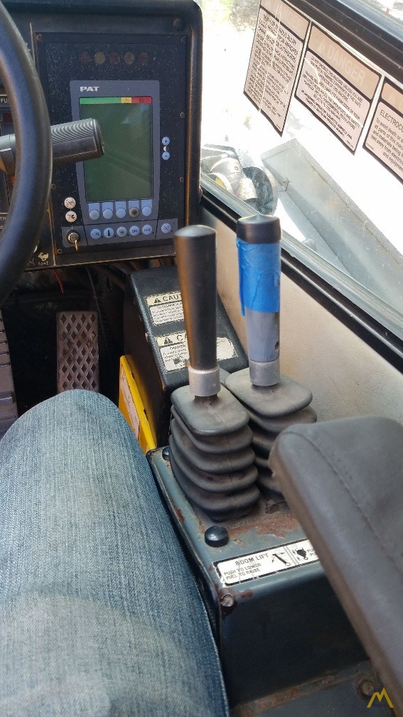 2005 Grove RT760E 60-Ton Rough Terrain Crane 10