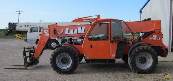 2005 LULL 944E-42 FORKLIFT 1