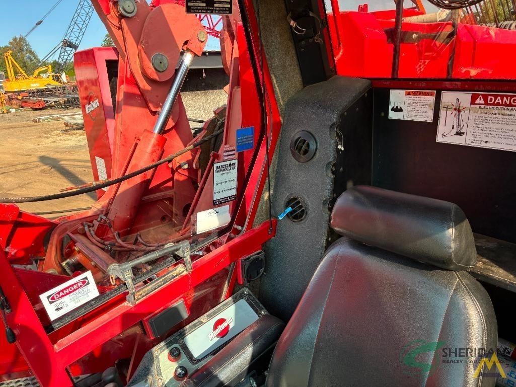 SOLD - 2005 Manitowoc 555 Lattice Boom Crawler Crane 21