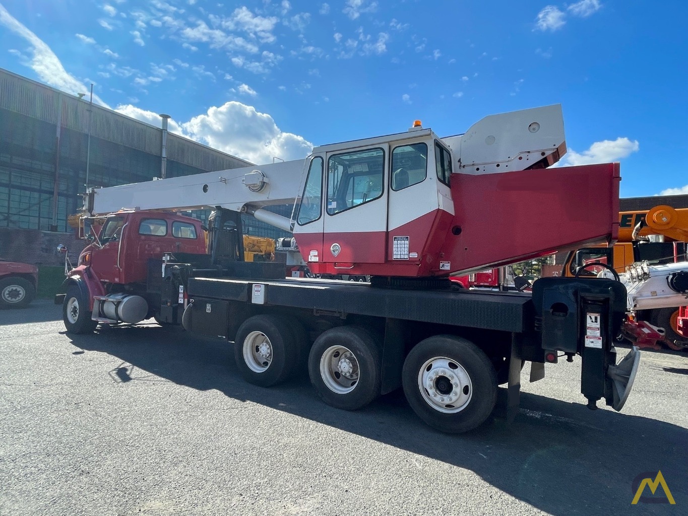 2005 National 18142 40-Ton Boom Truck Crane 3