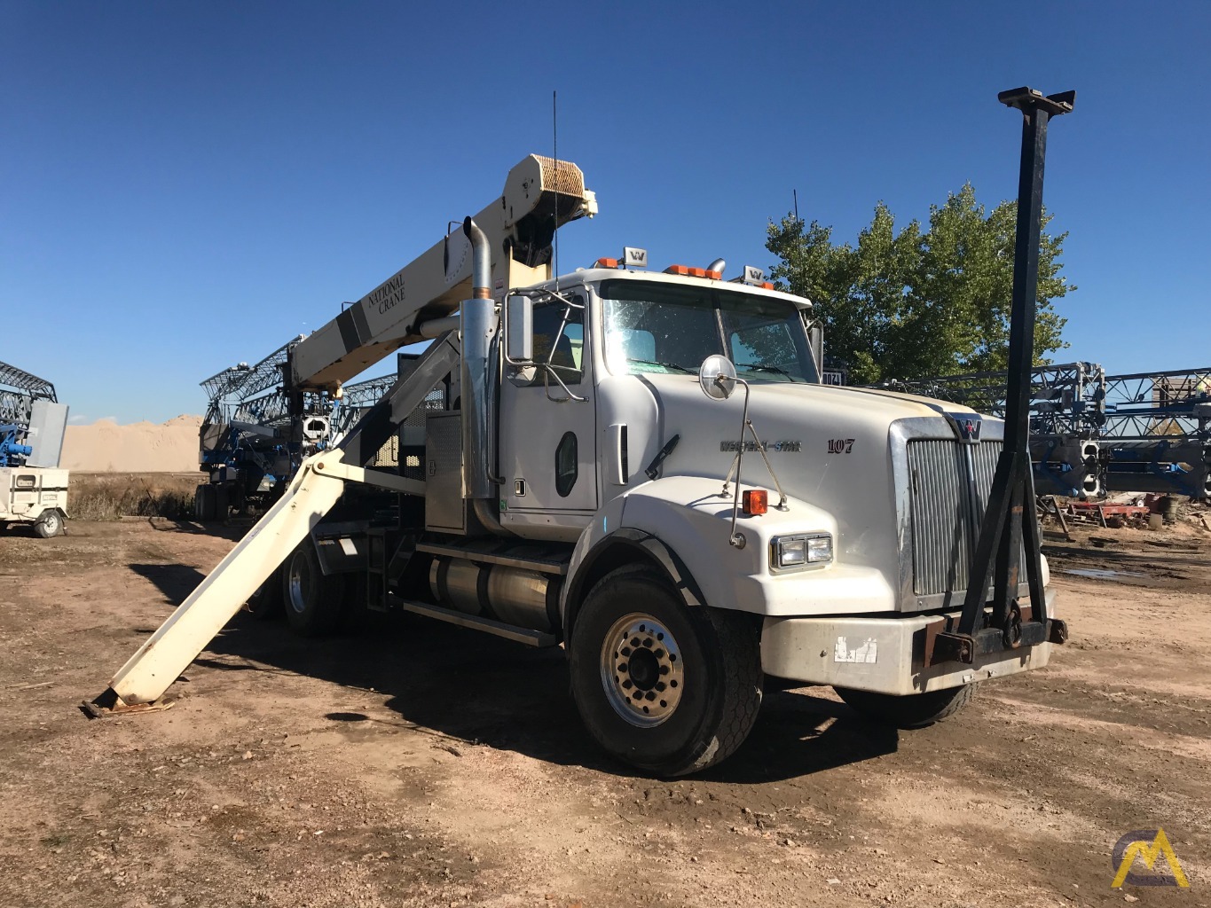 2005 National 647D 18-Ton Boom Truck Crane 4
