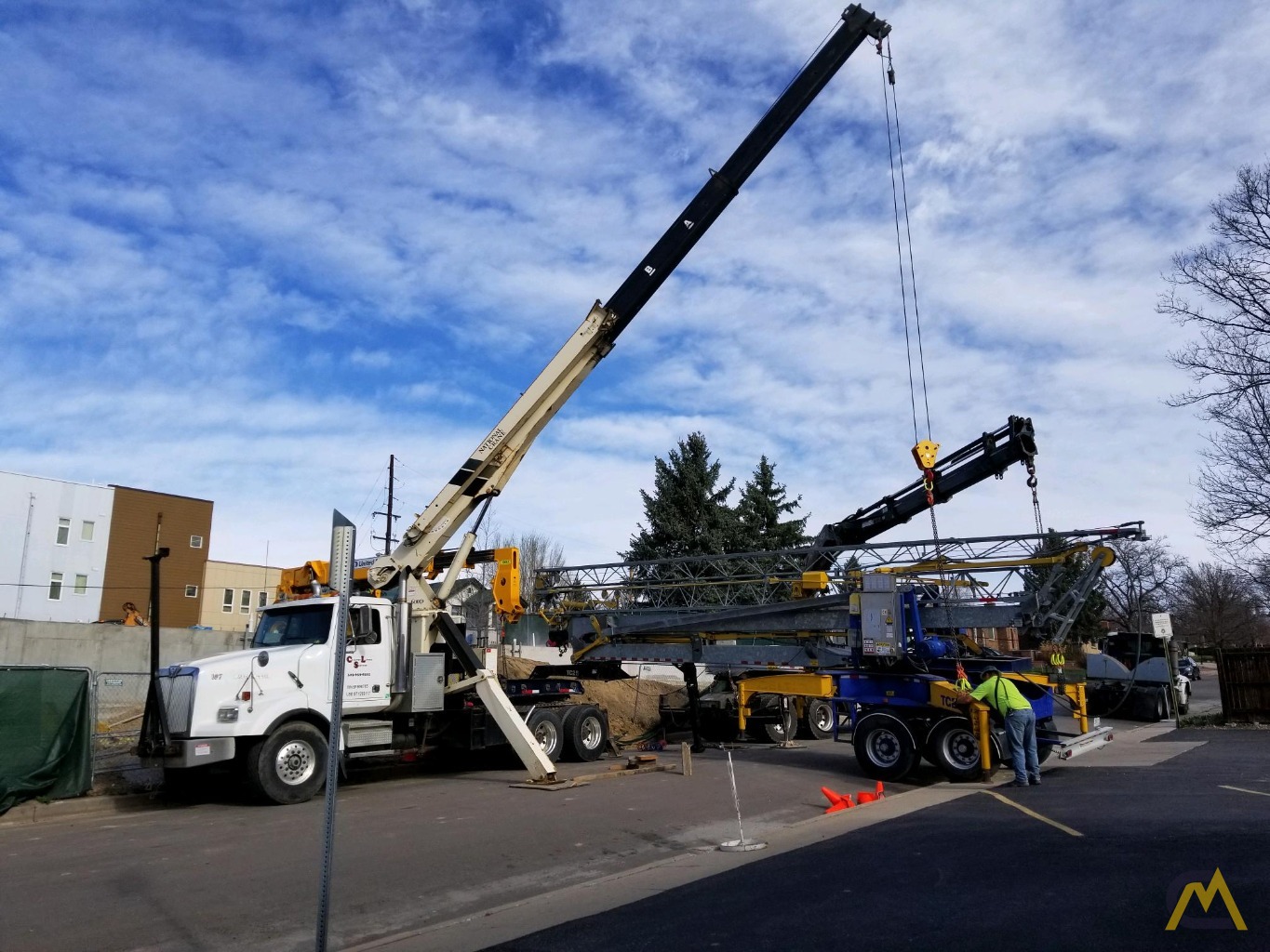 2005 National 647D 18-Ton Boom Truck Crane 5