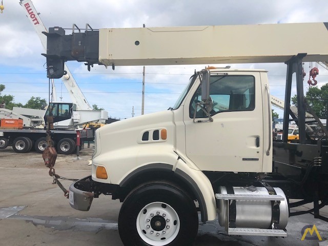 2005 National 9125A 26-Ton Boom Truck Crane 5
