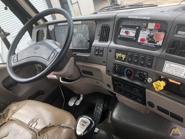 2005 National 9125A 26-Ton Boom Truck Crane 11