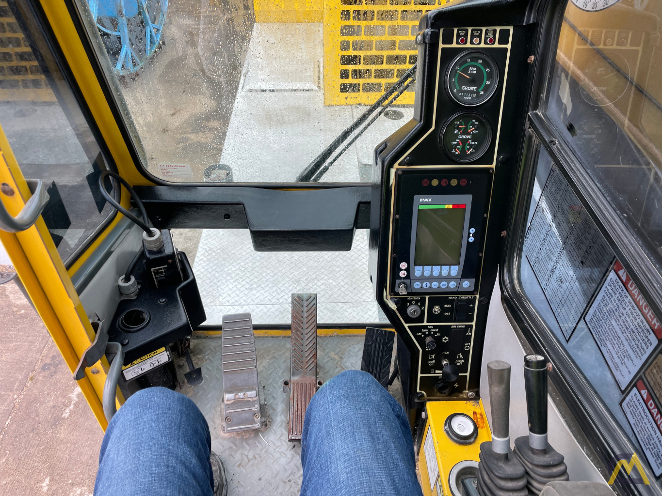2006 Grove TMS500E 40-Ton Telescopic Truck Crane 8