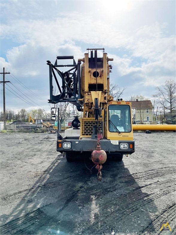 2006 Grove TMS700E 60-Ton Telescopic Truck Crane 2