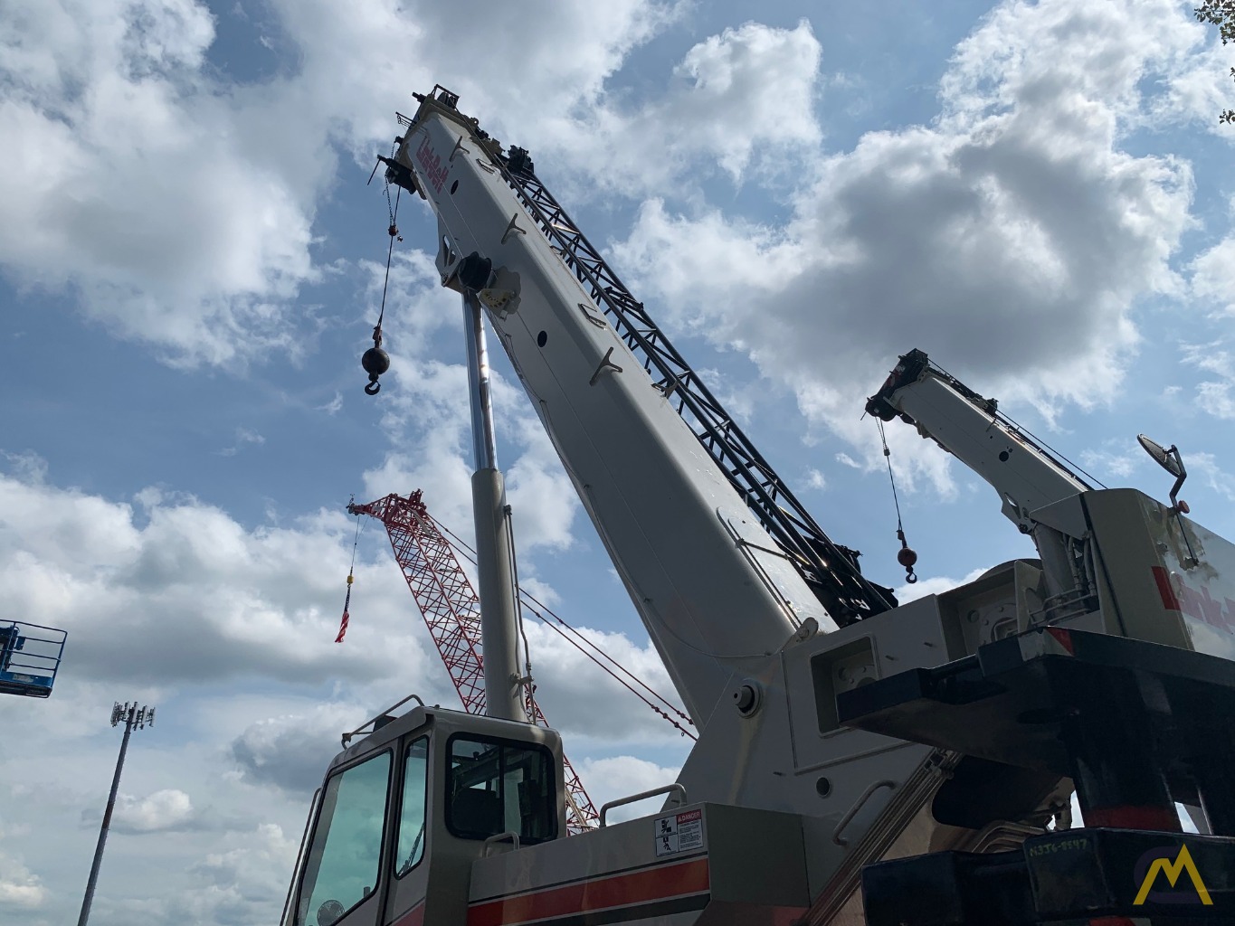 2006 Link-Belt HTC-8690 90-Ton Telescopic Truck Crane w/ Detroit Engine 18
