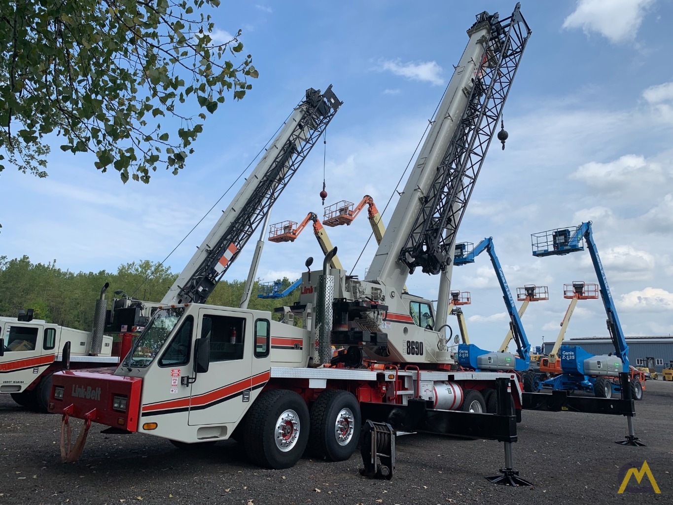 2006 Link-Belt HTC-8690 90-Ton Telescopic Truck Crane w/ Detroit Engine 0